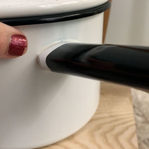 Vtg Berggren Blue Tulip Design
Scandinavian Folk Art Enamelware Lidded Sauce Pot - Picture 4 of 17